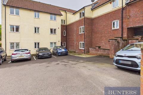 2 bed property, in Ingle Close, £40,000