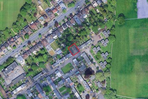 Studio, in Land And Garages On Aldersgrove Avenue SE9, £600,000