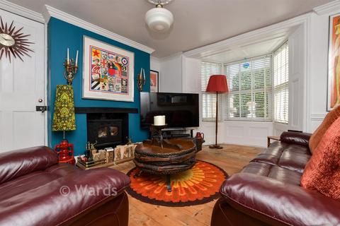 5 bed property, in Booth Place, £700,000