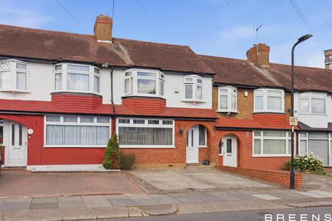 3 bed property, in Harrow Drive, £495,000