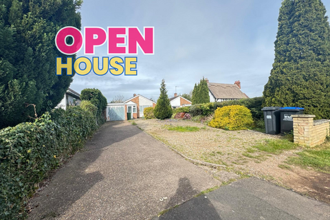 2 bed property, in Whitnash Road, £335,000