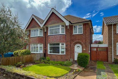3 bed property, in Haddon Crescent Beeston, £280,000