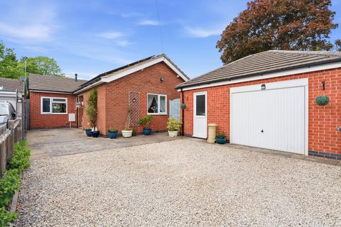 3 bed property, in Ratliffe Road, £450,000