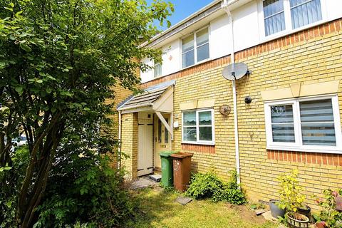 2 bed property, in Aldrich Gardens, £375,000