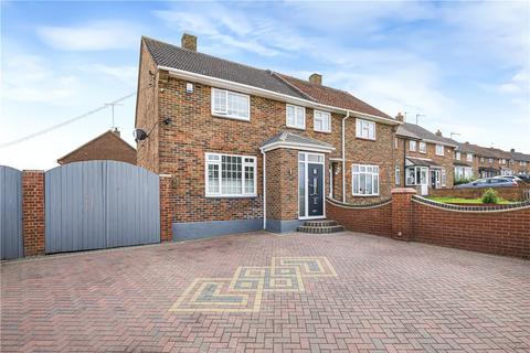 3 bed property, in Petersham Drive, £450,000