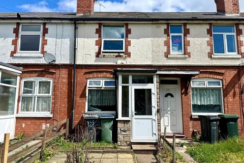 2 bed property, in Greets Green Road, £70,000