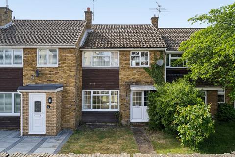 3 bed property, in Golden Oak Close, £450,000