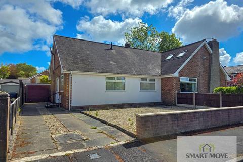 3 bed property, in Astland Gardens, £250,000