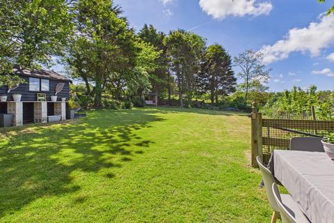 3 bed property, in Lower North Country, £450,000