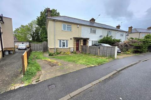 2 bed property, in Nelson Road, £460,000