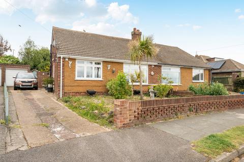 2 bed property, in Windermere Avenue, £285,000