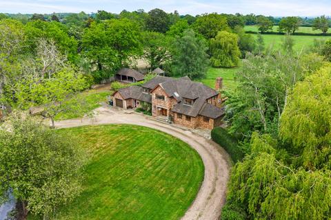 5 bed property, in Ref: Gk - Lodge Lane, £1,500,000