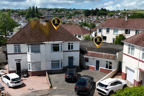 6 bed property, in Cadewell, £545,000