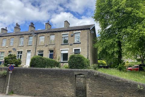 2 bed property, in Elland Road, £135,000