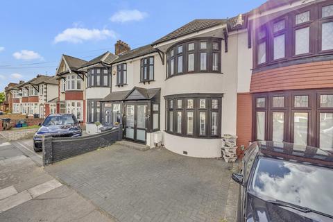 5 bed property, in Broadhurst Avenue, £650,000
