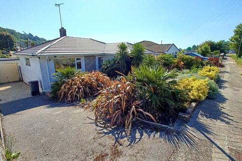 2 bed property, in Peasland Road, £250,000