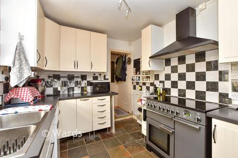 3 bed property, in St. George's Road, £270,000
