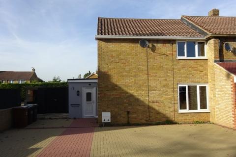 2 bed property, in Pimpernel Way, £325,000