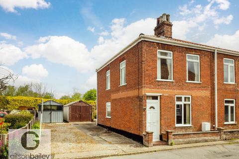 2 bed property, in Damgate Lane, £190,000