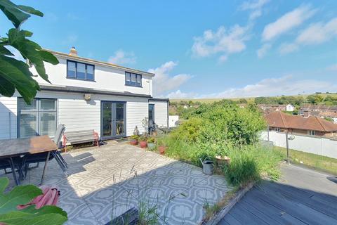 3 bed property, in Frimley Close, £675,000