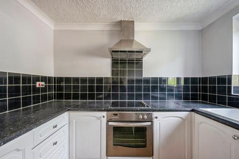 2 bed property, in Highthorn Road, £120,000