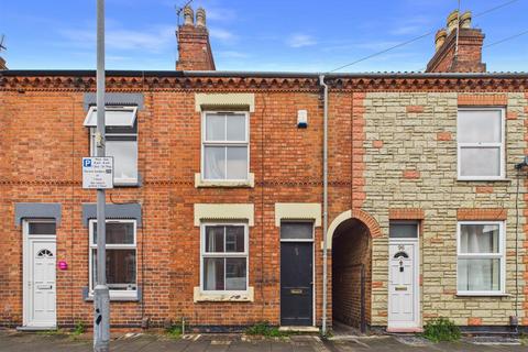2 bed property, in Station Street, £155,000