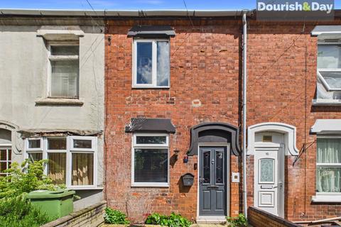 2 bed property, in Victoria Terrace, £180,000