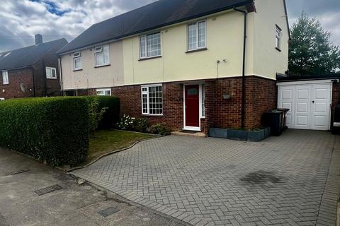 3 bed property, in Southdrift Way, £375,000