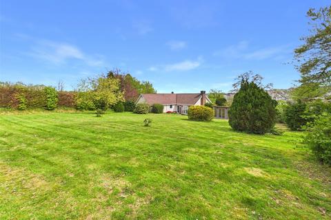 5 bed property, in Darkey Lane, £700,000
