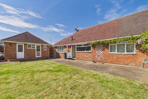 2 bed property, in Ashcroft Close, £550,000