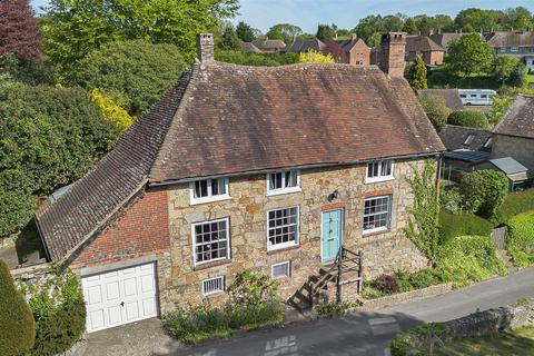3 bed property, in Church Street, £775,000