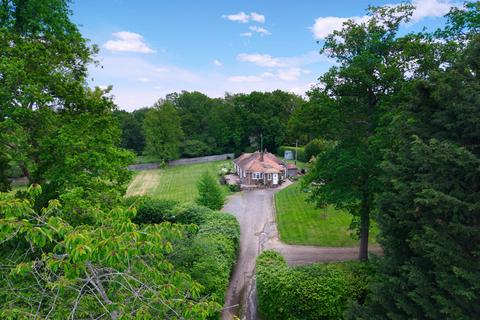 3 bed property, in Bonfire Hill, £850,000