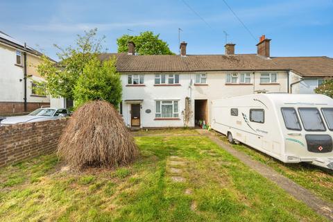 3 bed property, in Hawthorn Close, £300,000