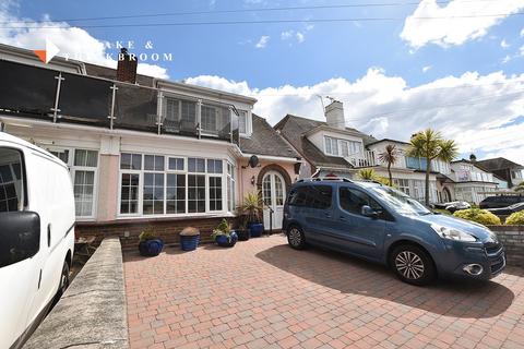 3 bed property, in Trafalgar Road, £275,000