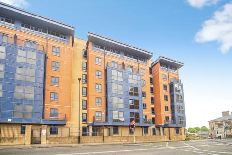 3 bed property, in Charter House, £260,000