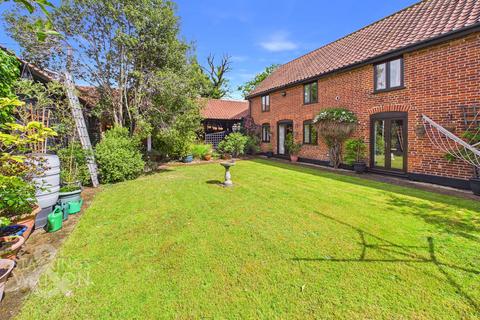 4 bed property, in School Road, £695,000