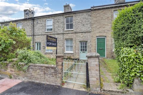 2 bed property, in Tollgate Lane, £250,000