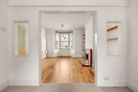 2 bed property, in Bristol BS5, £370,000