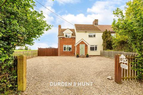 4 bed property, in Willingale Road, £800,000