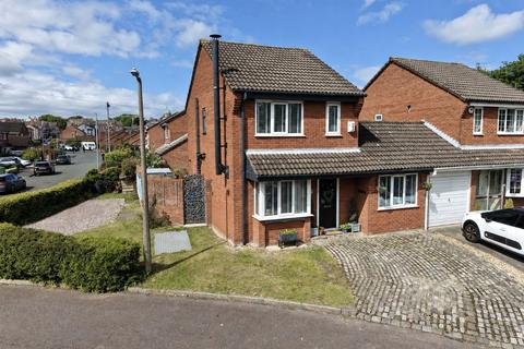 3 bed property, in New Tower Court, £315,000
