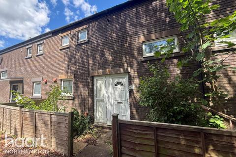 2 bed property, in Cissbury Road, £170,000