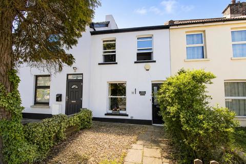 2 bed property, in Fern Cottage, £425,000