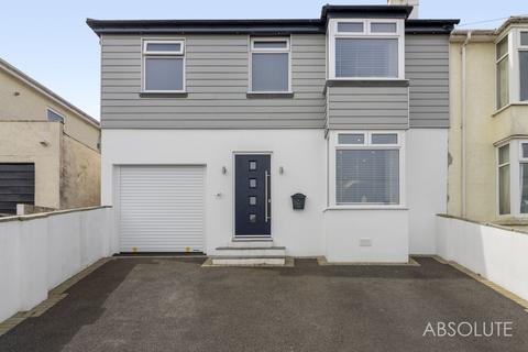 3 bed property, in Berry Road, £325,000