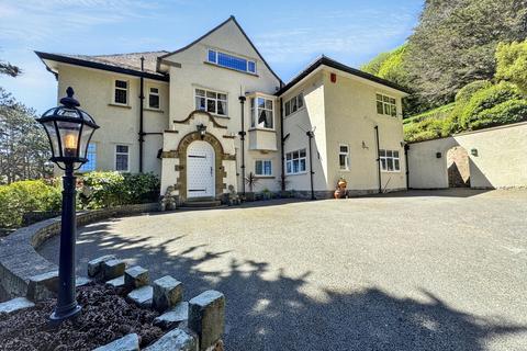 6 bed property, in Nant Y Glyn Road, £1,150,000