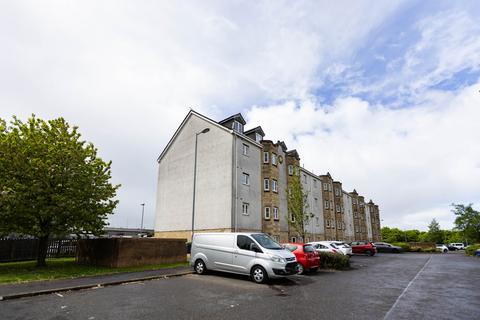 2 bed property, in Lloyd Street, £135,000