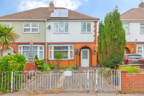 3 bed property, in Saffron Lane, £265,000