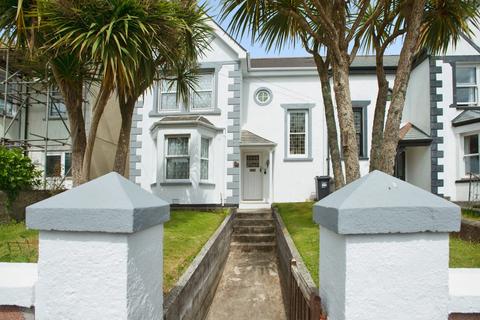 3 bed property, in Trelawney Road, £250,000