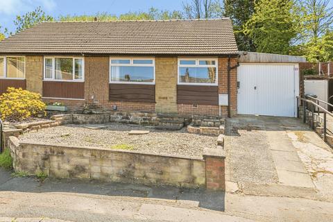 2 bed property, in St John's Drive, £215,000
