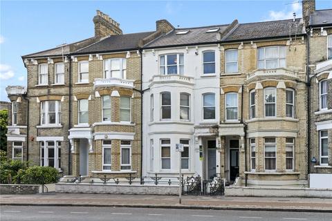 2 bed property, in St Margarets Road, £400,000