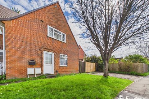 1 bed property, in 28 Stuart Crescent, £230,000